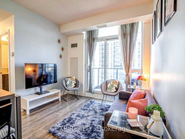 1010 - 56 Forest Manor Dr