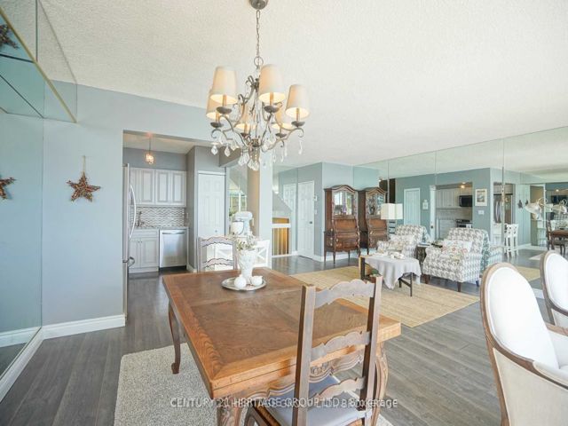 2212 - 33 Harbour Sq