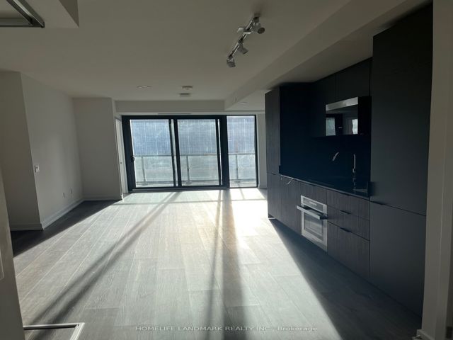 318 - 28 Eastern Ave