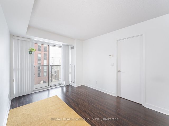 511 - 295 Adelaide St W