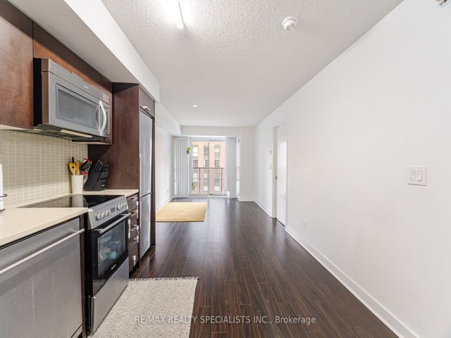511 - 295 Adelaide St W