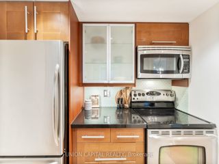 206 - 25 Maitland St
