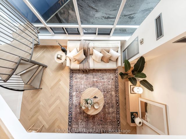 206 - 25 Maitland St