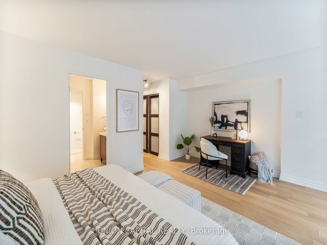 206 - 25 Maitland St