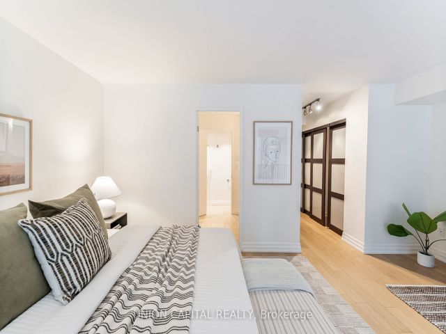 206 - 25 Maitland St