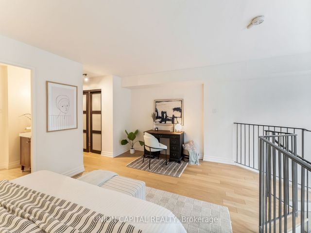 206 - 25 Maitland St
