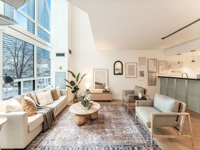 206 - 25 Maitland St