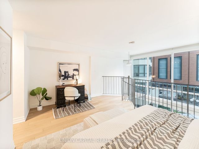 206 - 25 Maitland St