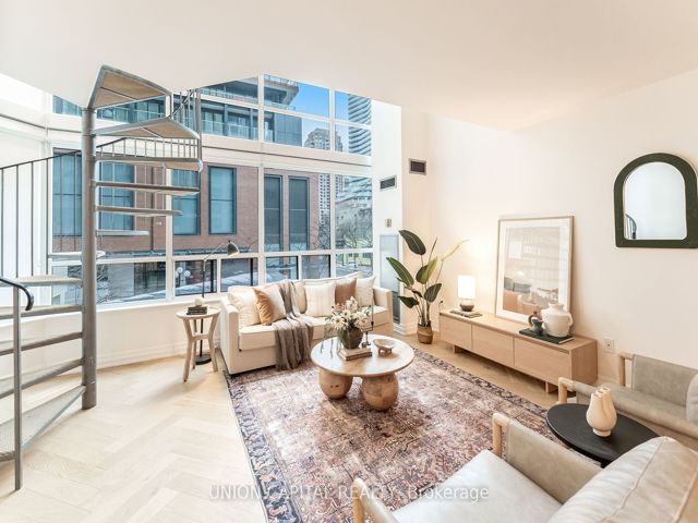 206 - 25 Maitland St