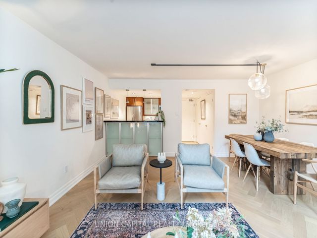 206 - 25 Maitland St