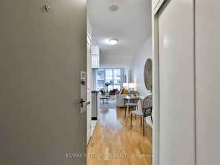 820 - 230 Queens Quay W