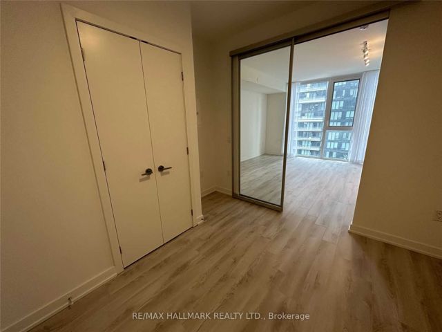 2507 - 357 King St