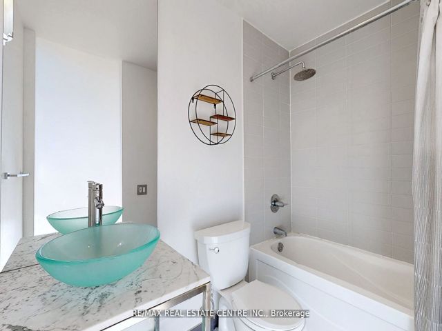 312 - 33 Mill St