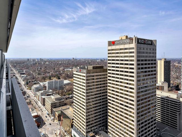 3402 - 2221 Yonge St