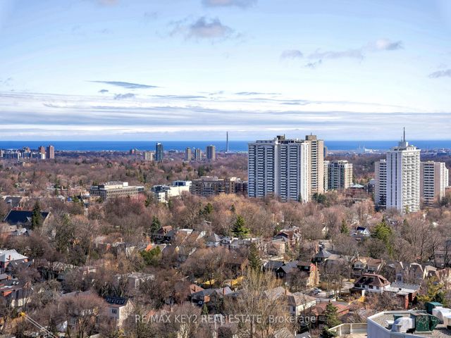 3402 - 2221 Yonge St