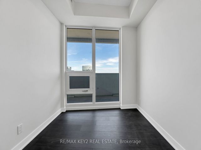 3402 - 2221 Yonge St