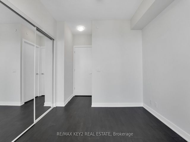 3402 - 2221 Yonge St