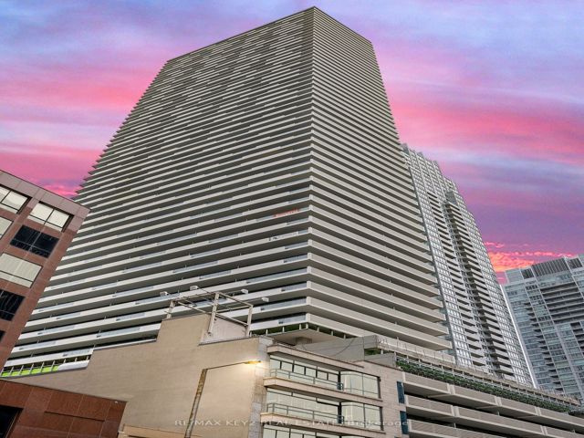 3402 - 2221 Yonge St