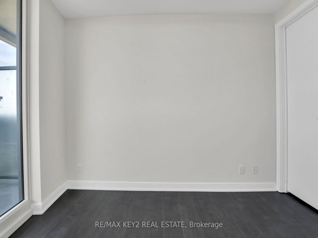 3402 - 2221 Yonge St
