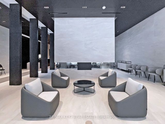 3402 - 2221 Yonge St