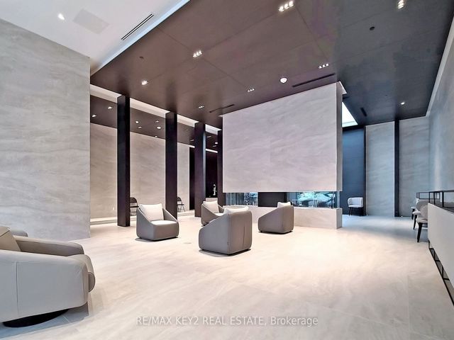 3402 - 2221 Yonge St