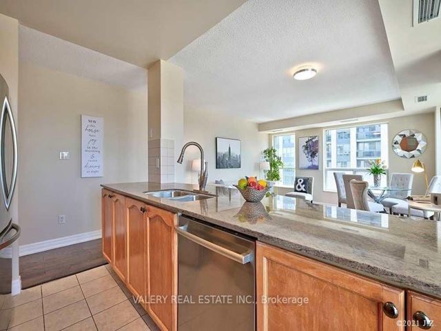 1515 - 188 Doris Ave