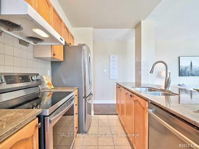 1515 - 188 Doris Ave
