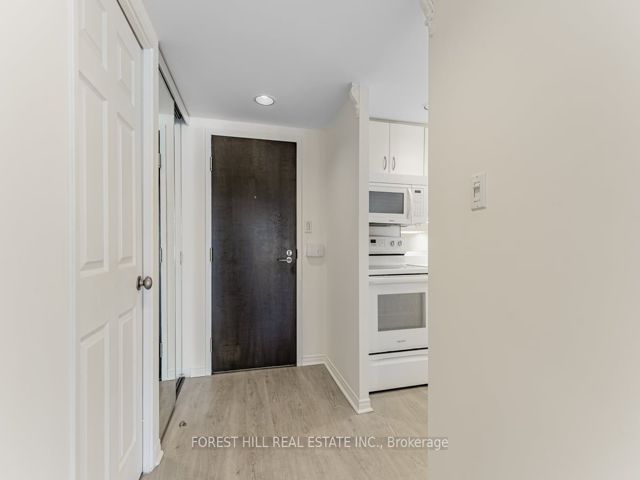 317 - 225 Davenport Rd