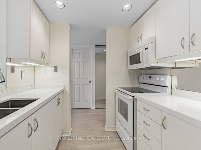 317 - 225 Davenport Rd