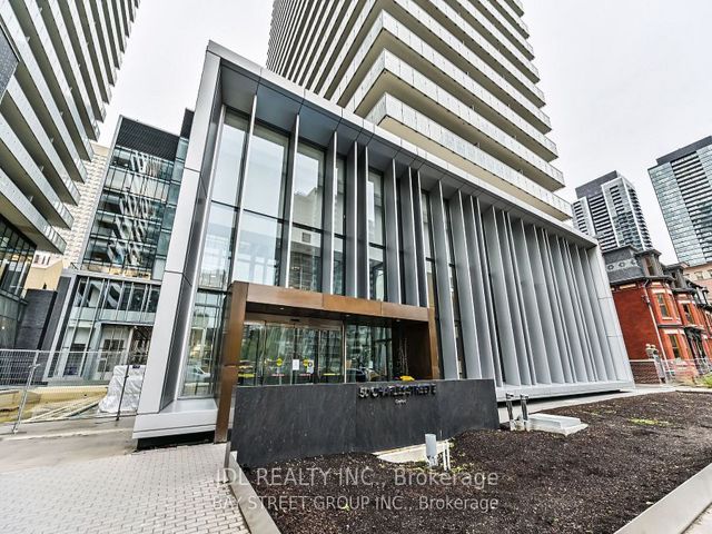 LPH4706 - 50 Charles St E