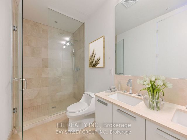LPH4706 - 50 Charles St E