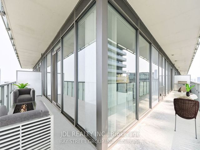 LPH4706 - 50 Charles St E