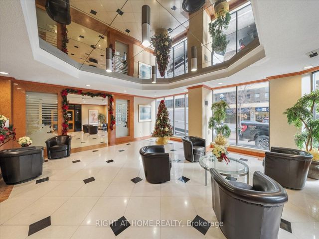 1407 - 633 Bay St
