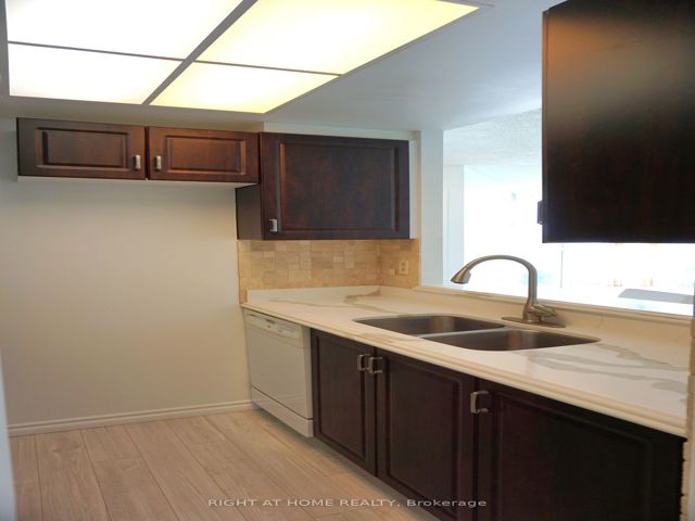 2110 - 7 Concorde Pl E