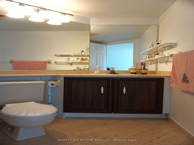 2110 - 7 Concorde Pl E