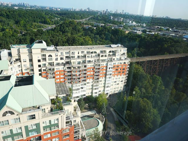 2110 - 7 Concorde Pl E