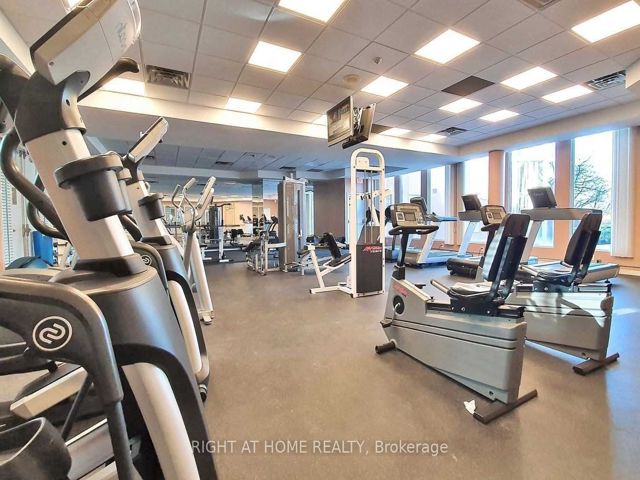 2110 - 7 Concorde Pl E