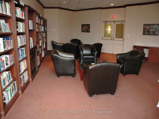 2110 - 7 Concorde Pl E