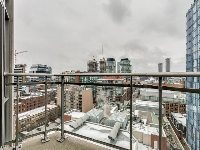 PH2 - 255 Richmond St E