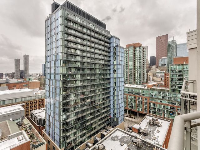 PH2 - 255 Richmond St E