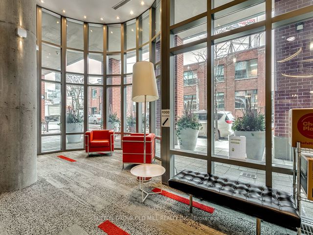 PH2 - 255 Richmond St E