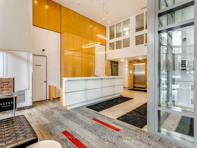 PH2 - 255 Richmond St E