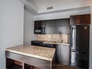 2904 - 126 Simcoe St W