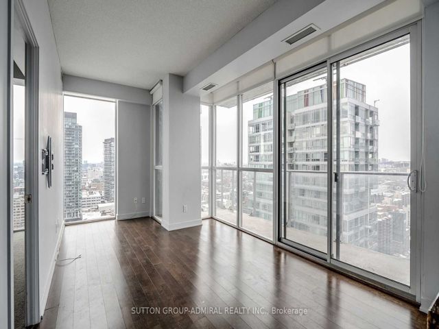 2904 - 126 Simcoe St W