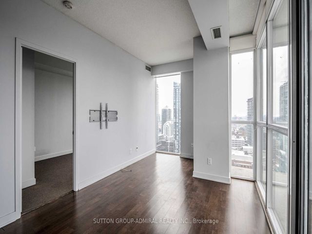 2904 - 126 Simcoe St W
