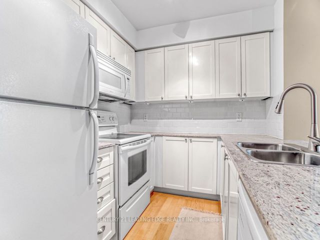 2109 - 763 Bay St