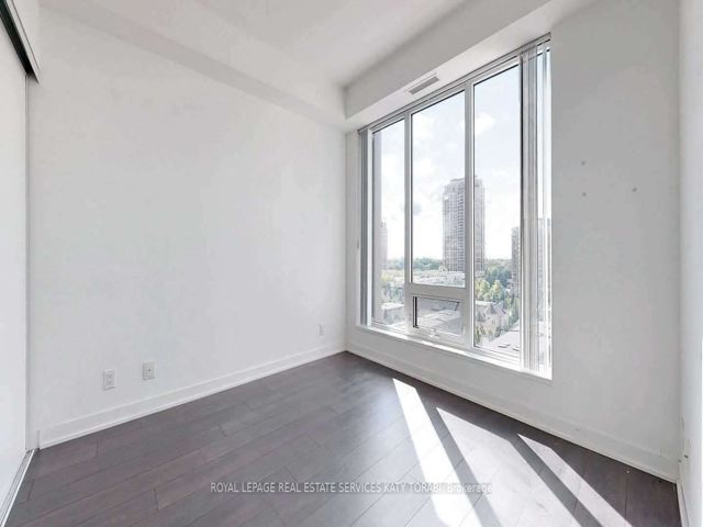 907 - 28 Avondale Ave