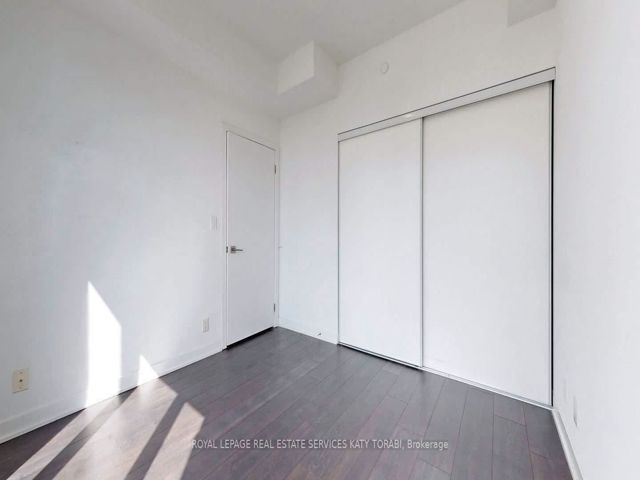 907 - 28 Avondale Ave