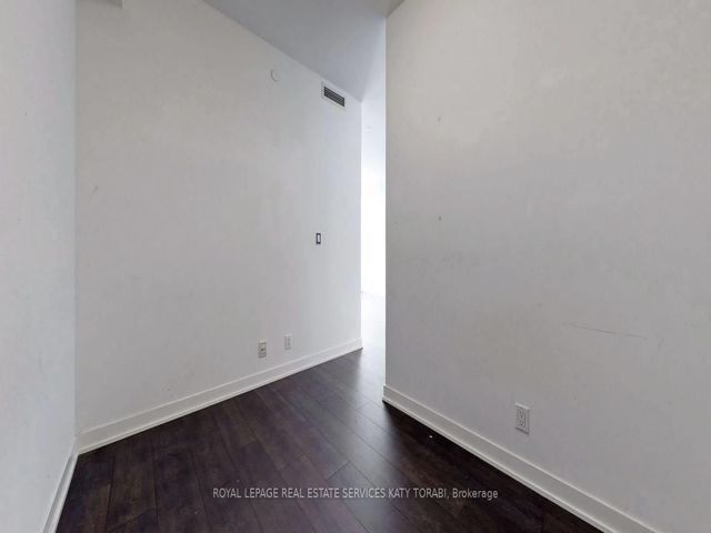 907 - 28 Avondale Ave