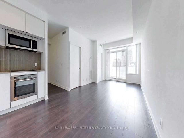 907 - 28 Avondale Ave